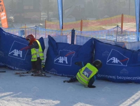 Reklāmas pufas XL izmērā AXA